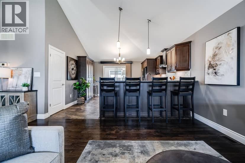 64 Valencia DRIVE — photo 8 of 40