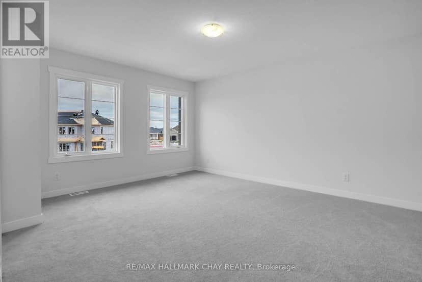 36 Strath Crescent — photo 14 of 24