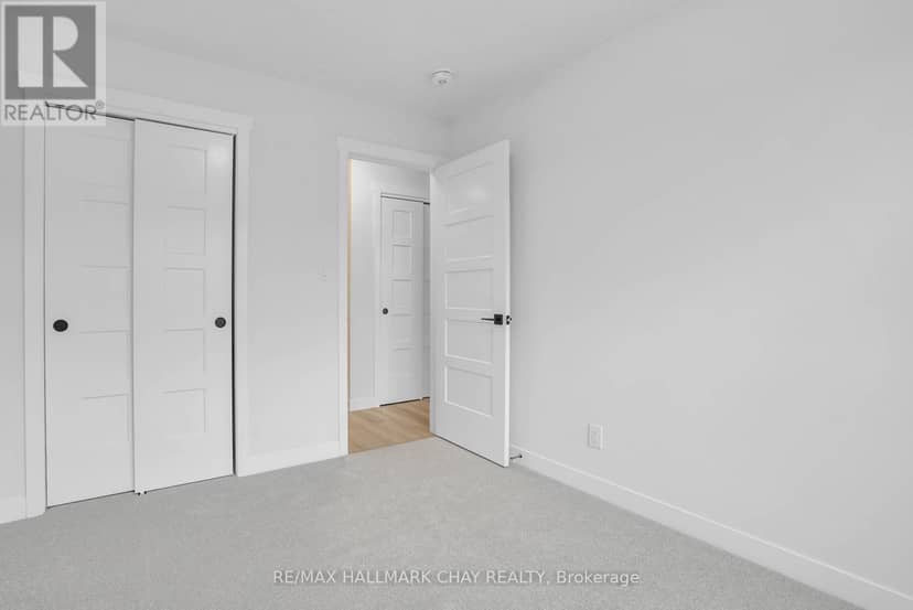 36 Strath Crescent — photo 17 of 24