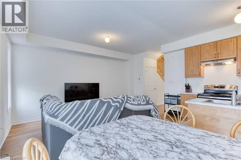 12 HYLTON Drive — photo 10 of 40