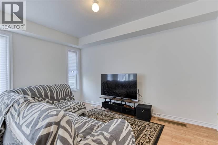 12 HYLTON Drive — photo 18 of 40