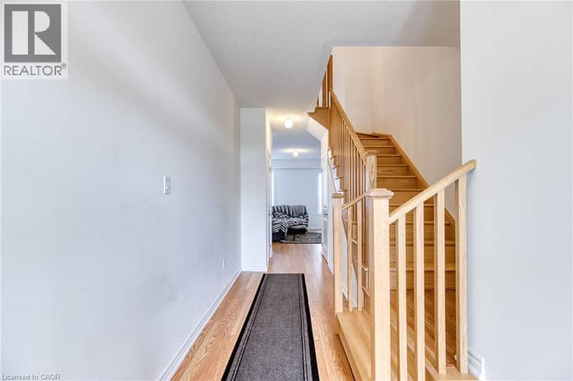 12 HYLTON Drive, Barrie, photo 2