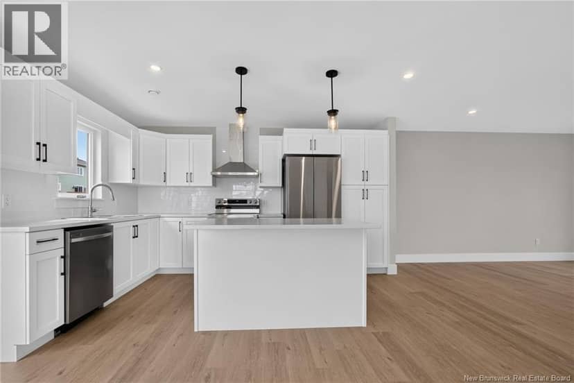 21 Alosier Crescent — photo 9 of 40