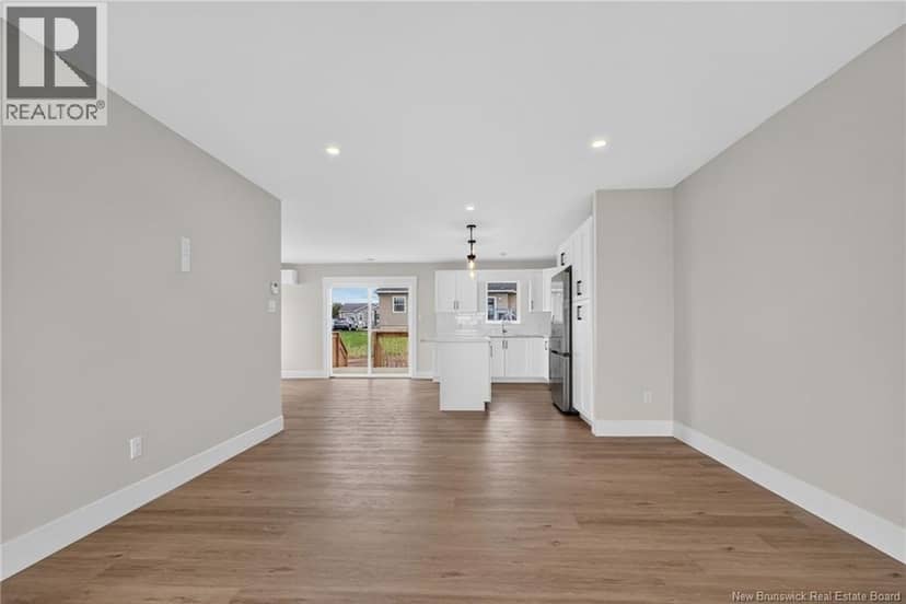 21 Alosier Crescent — photo 14 of 40