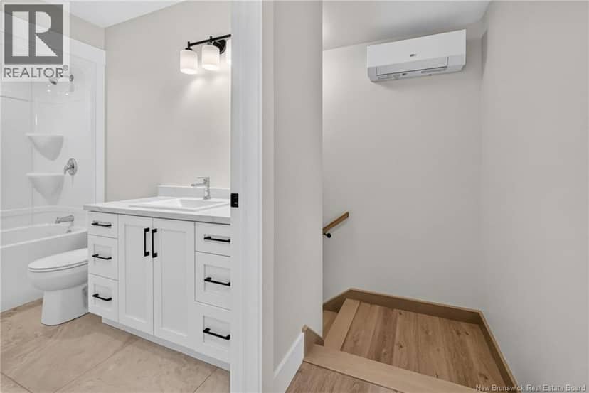 21 Alosier Crescent — photo 19 of 40