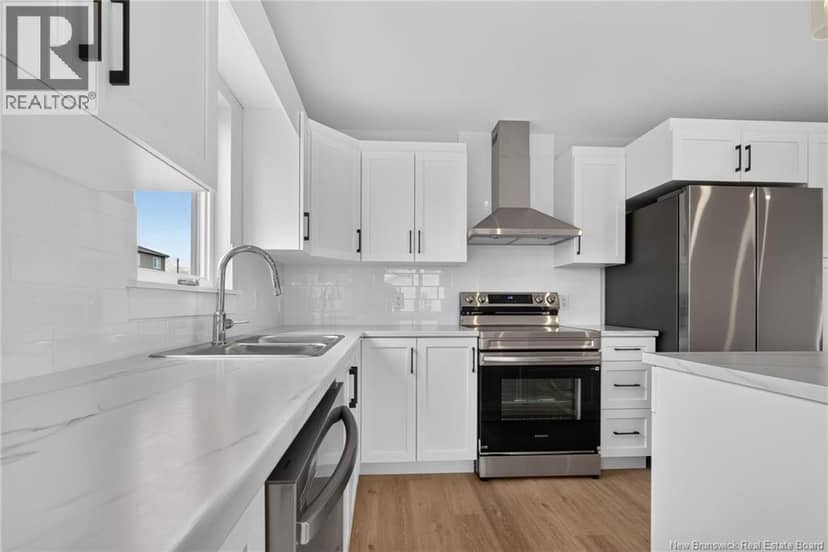 21 Alosier Crescent — photo 6 of 40