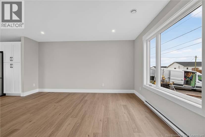 21 Alosier Crescent — photo 12 of 40
