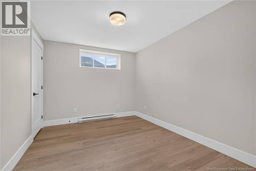 21 Alosier Crescent — photo 35 of 40