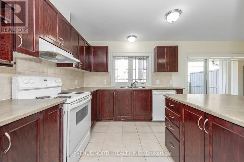 122B Centrepointe Drive — photo 31 of 40
