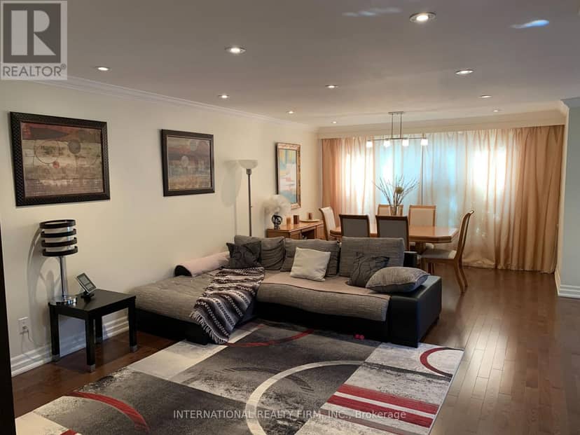 66 Dewlane Drive, Toronto, photo 3