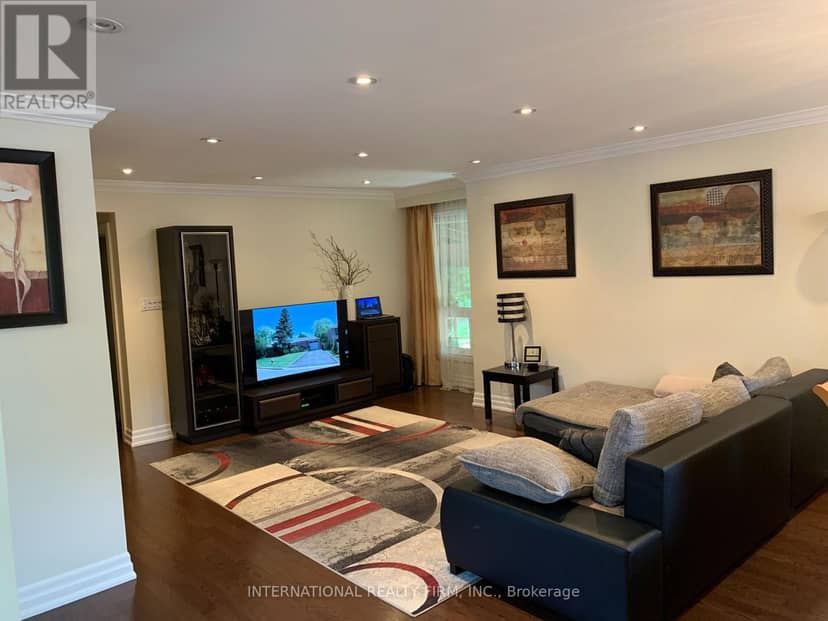 66 Dewlane Drive, Toronto, photo 4