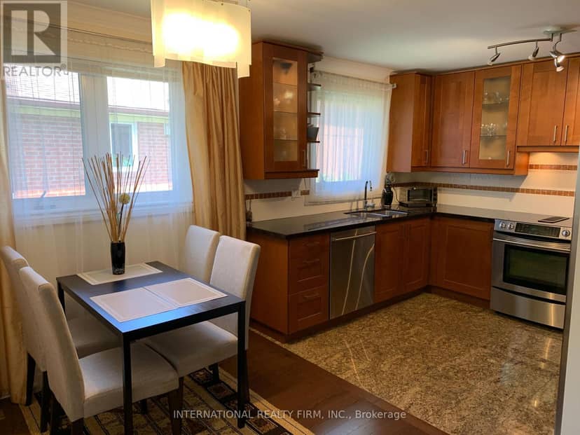 66 Dewlane Drive, Toronto, photo 5