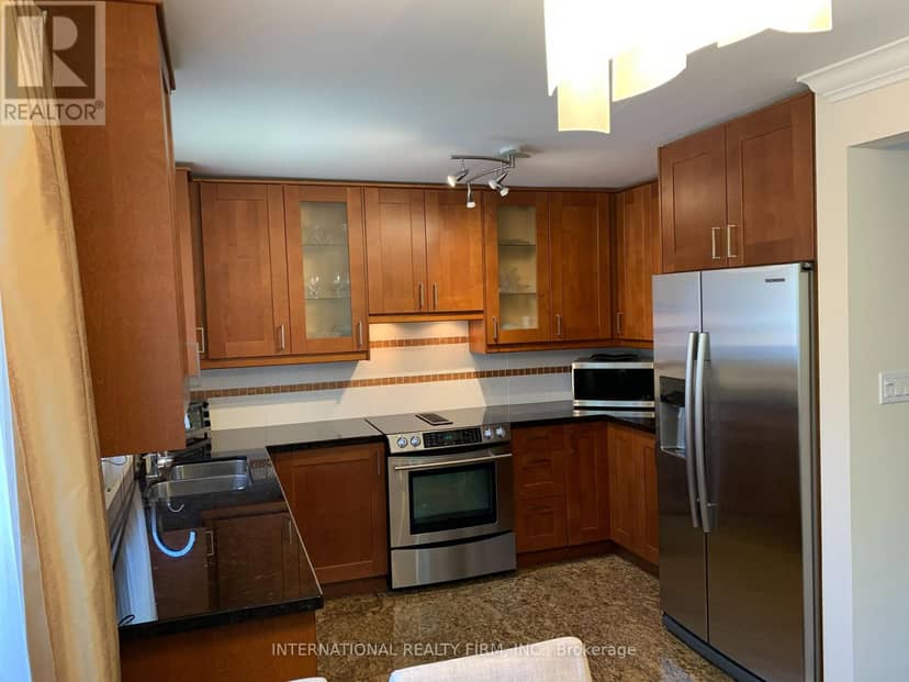66 Dewlane Drive, Toronto, photo 6