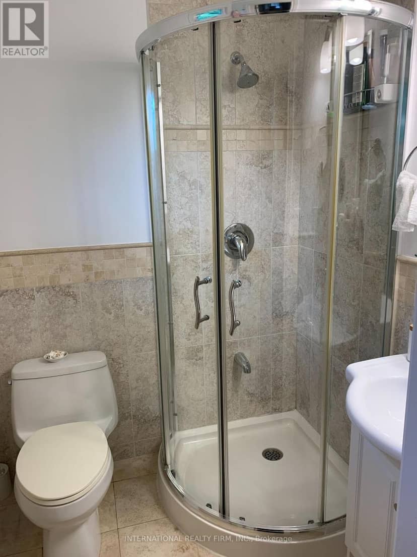 66 Dewlane Drive, Toronto, photo 8