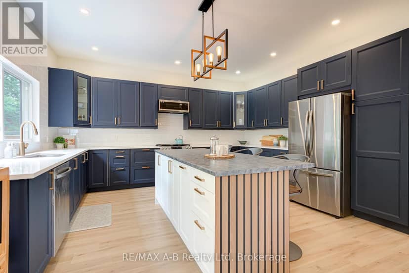 261 Albert Street — photo 18 of 40