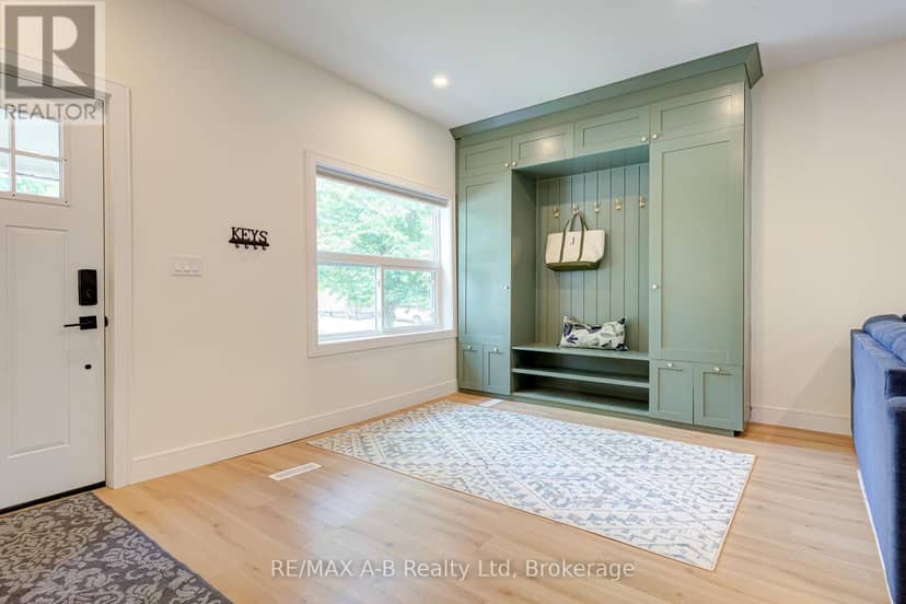 261 Albert Street — photo 8 of 40