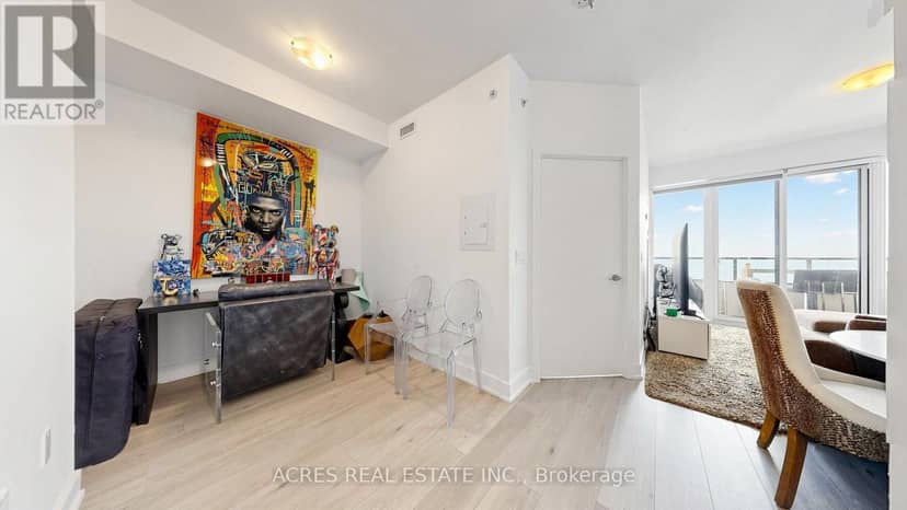 5806 - 30 Shore Breeze Drive — photo 11 of 29