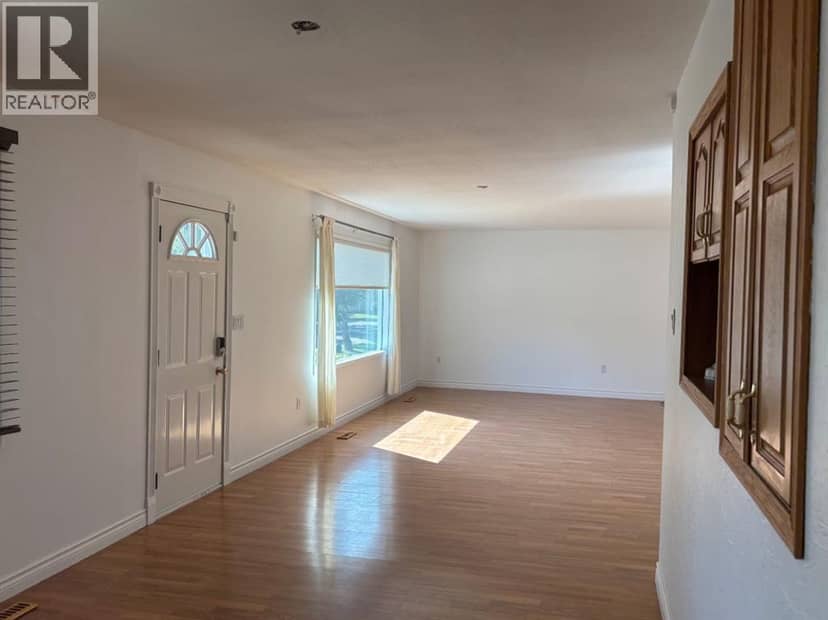 5404 47 Street, Provost, photo 2