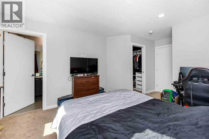 301, 218 Sherwood Square NW — photo 19 of 33