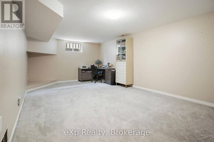 29 Maple Street — photo 21 of 40