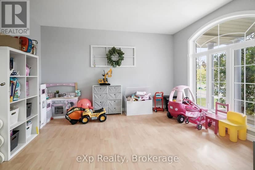 29 Maple Street — photo 5 of 40