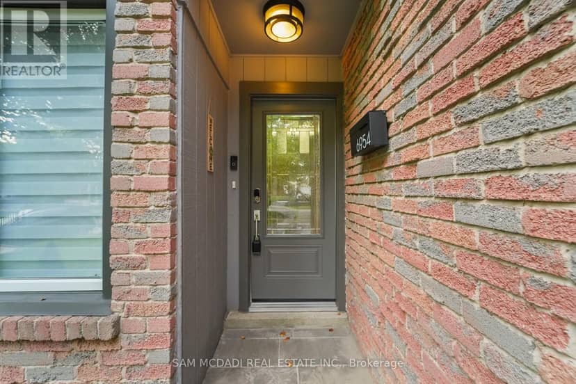 6954 Cadiz Crescent — photo 3 of 40