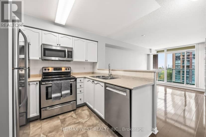 809 - 15 Michael Power Place — photo 15 of 40