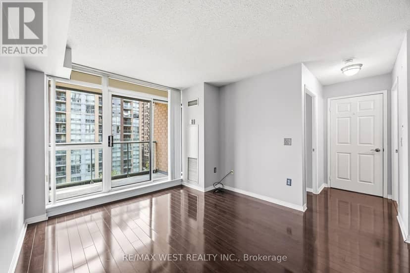 809 - 15 Michael Power Place — photo 21 of 40