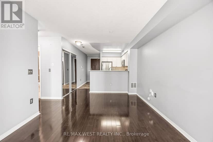 809 - 15 Michael Power Place — photo 25 of 40
