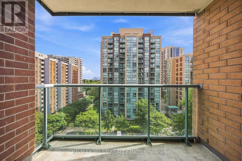 809 - 15 Michael Power Place — photo 37 of 40