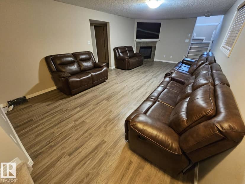 4315 151 AV NW — photo 17 of 23