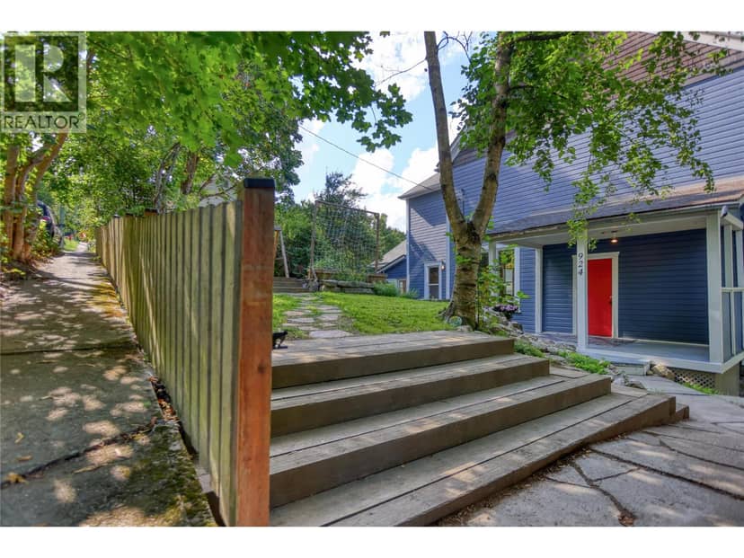 924 FRONT Street, Nelson