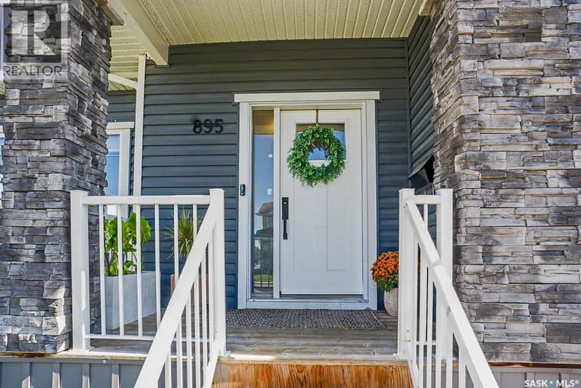 895 McFaull RISE — photo 3 of 40