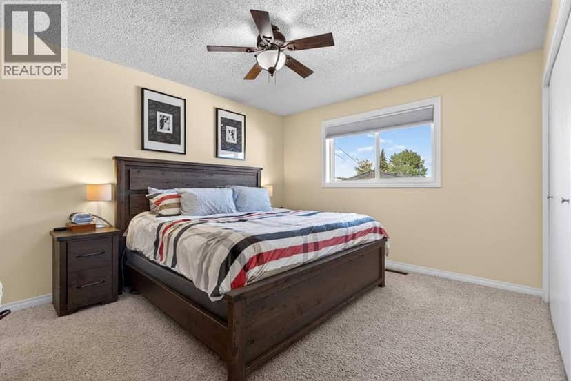 345 9 Street SE — photo 16 of 36