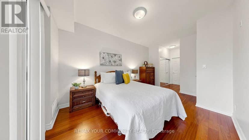 214 - 33 Wallace Street — photo 16 of 38