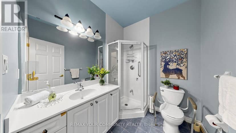 214 - 33 Wallace Street — photo 17 of 38