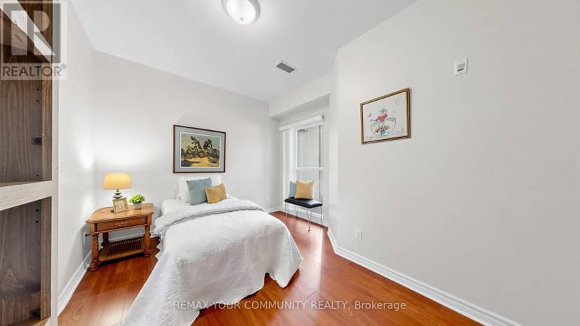 214 - 33 Wallace Street — photo 18 of 38