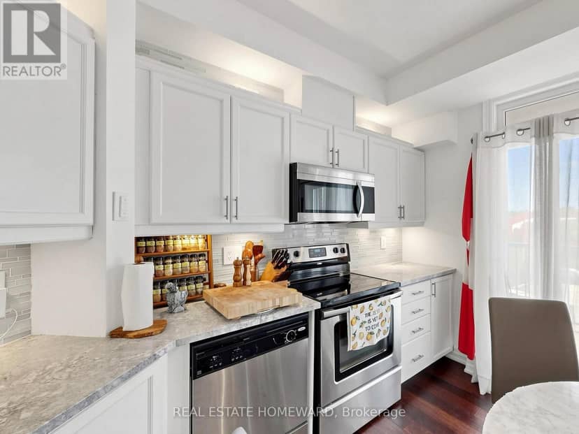 309 - 15450 Yonge Street — photo 7 of 27
