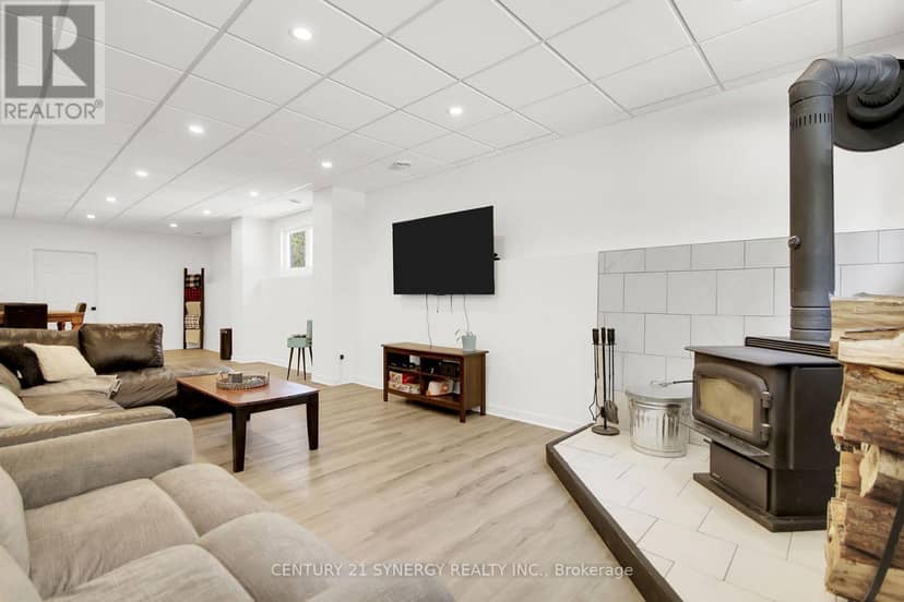 496 William Campbell Road — photo 35 of 40