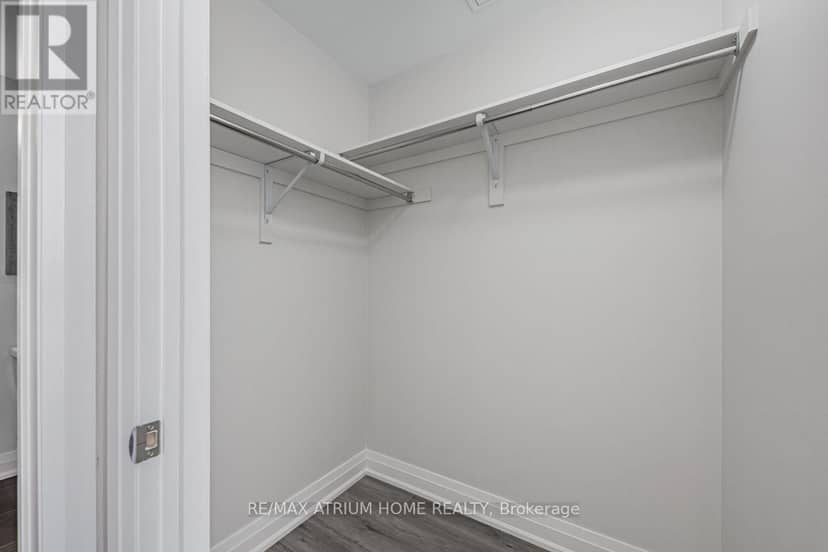 18 - 780 Sheppard Avenue E — photo 12 of 16