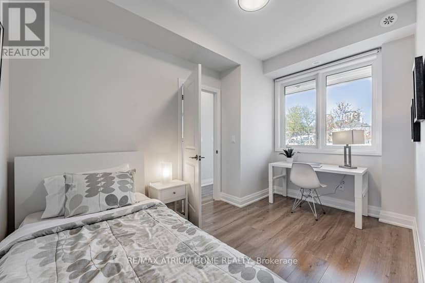 18 - 780 Sheppard Avenue E — photo 14 of 16