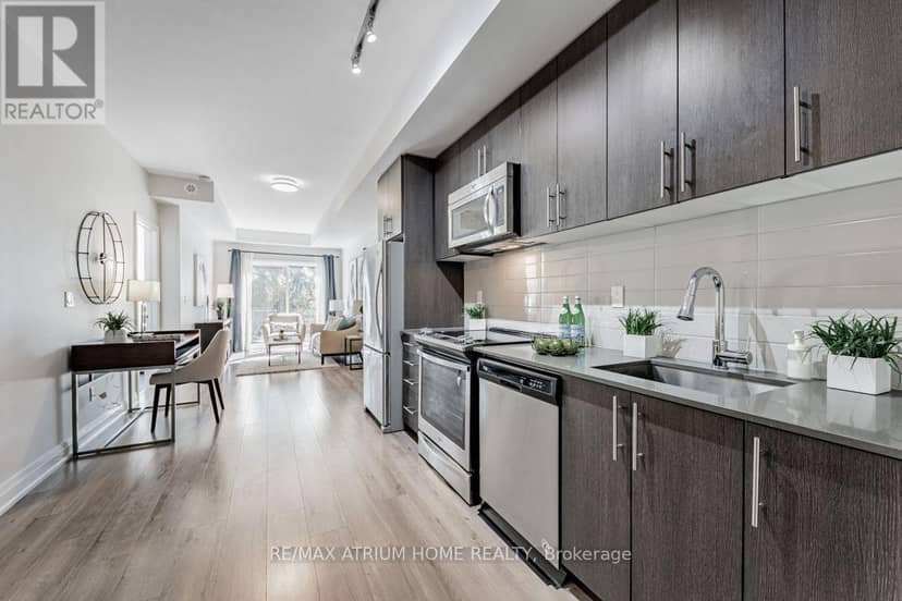 18 - 780 Sheppard Avenue E — photo 2 of 16