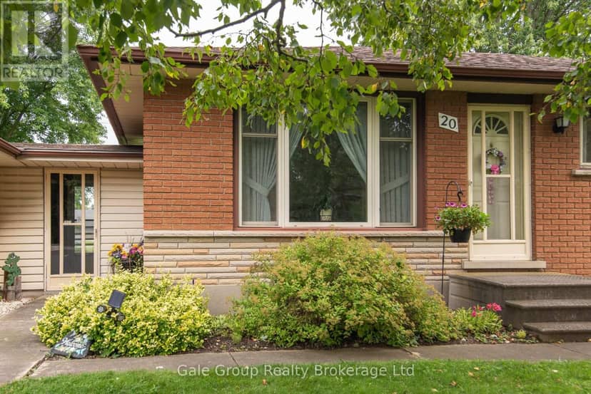 20 George Street E — photo 2 of 40
