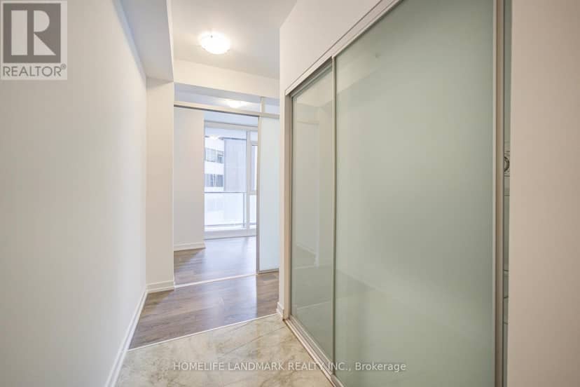 803 - 426 University Avenue — photo 4 of 40