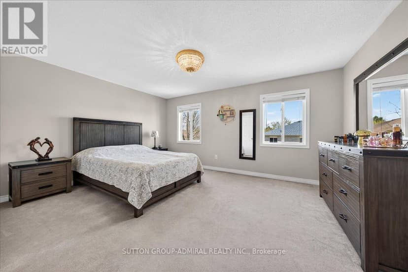 6 White Crescent — photo 14 of 40