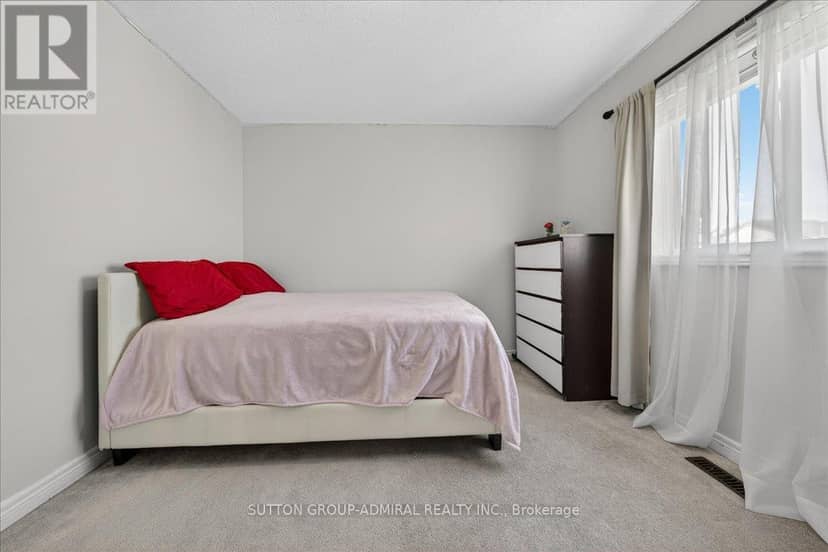 6 White Crescent — photo 19 of 40