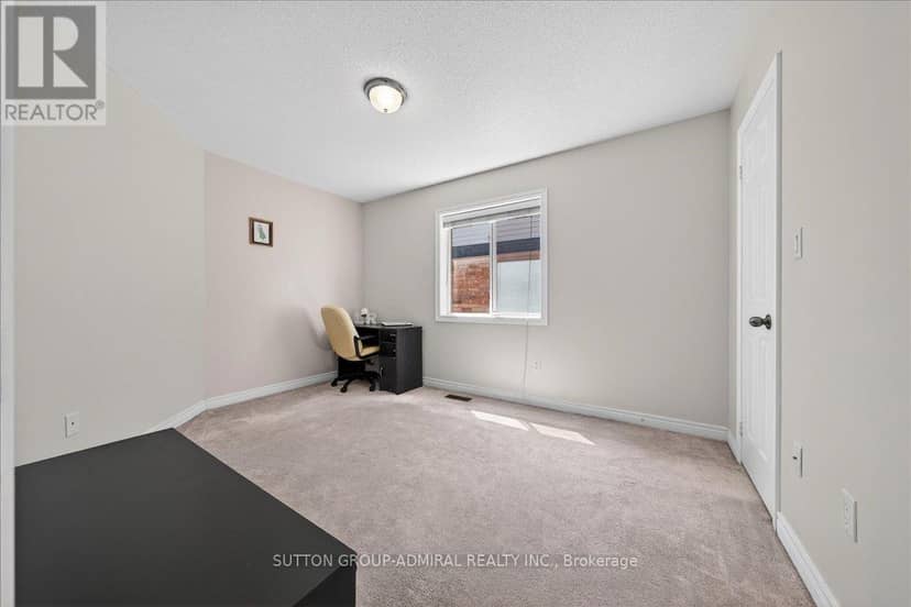 6 White Crescent — photo 20 of 40