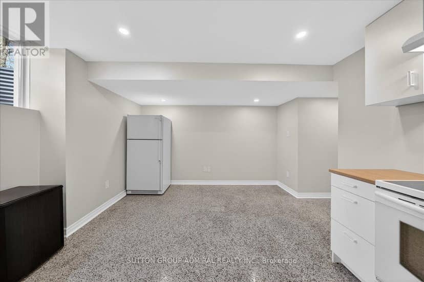 6 White Crescent — photo 26 of 40