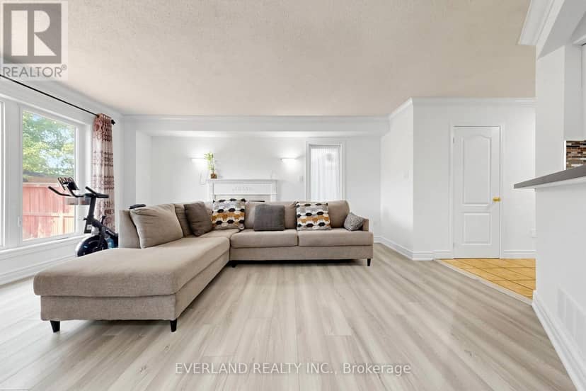 5588 Highbank Road — photo 4 of 27