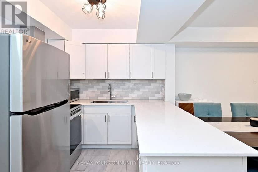 1047 - 115 George Appleton Way — photo 11 of 37